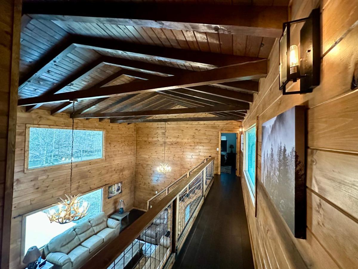 Creekfront Lodge: Brand New! Пиджен-Фордж Экстерьер фото