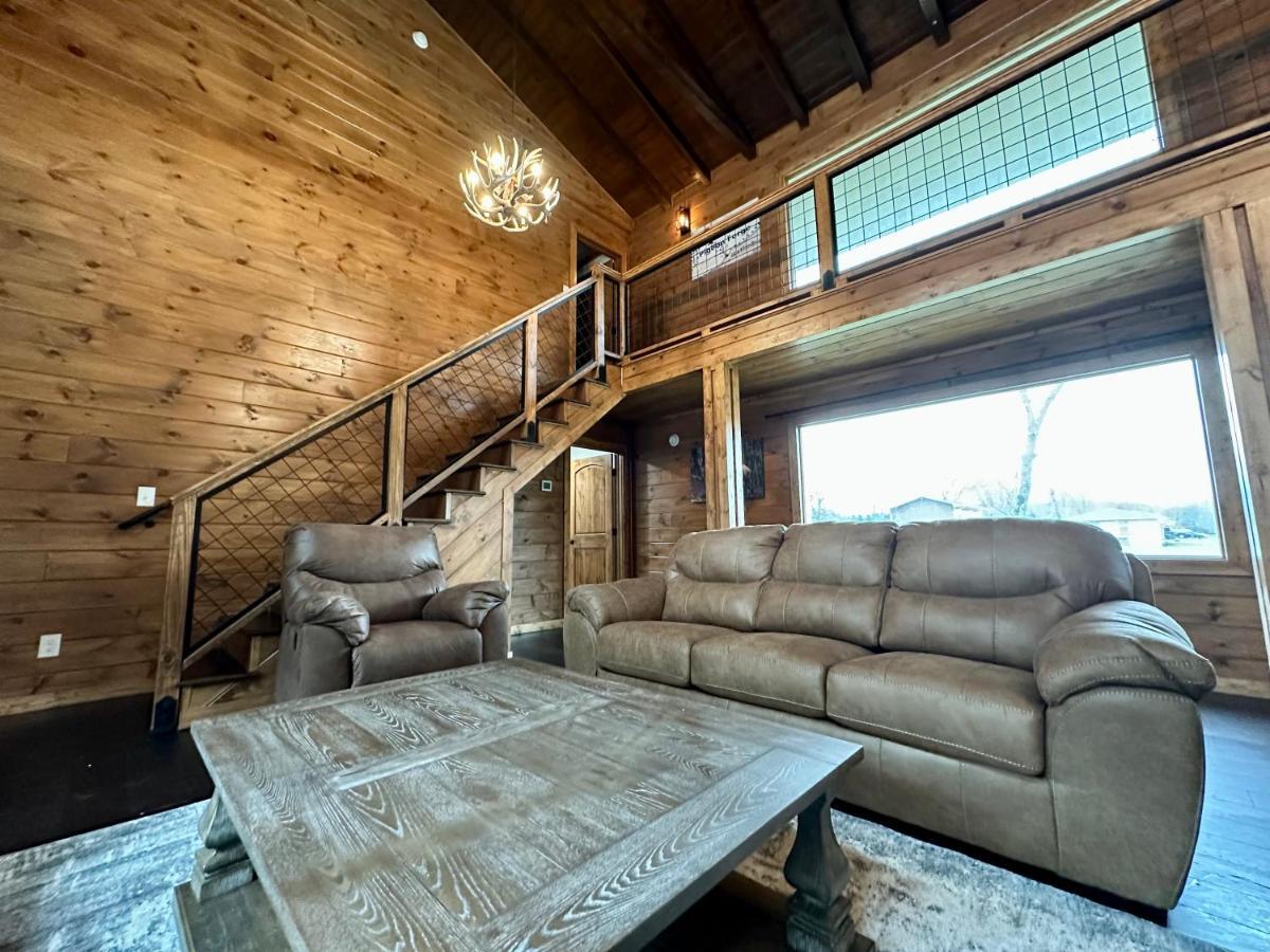 Creekfront Lodge: Brand New! Пиджен-Фордж Экстерьер фото