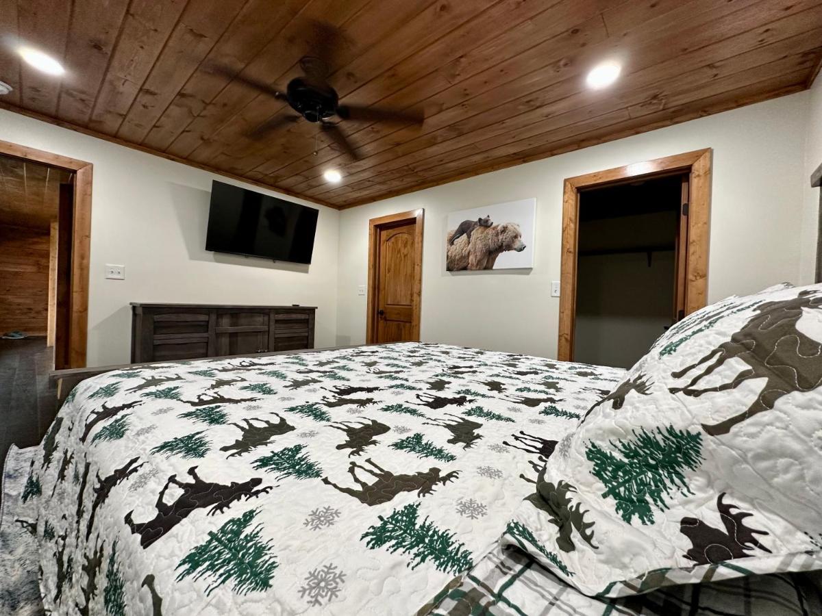 Creekfront Lodge: Brand New! Пиджен-Фордж Экстерьер фото